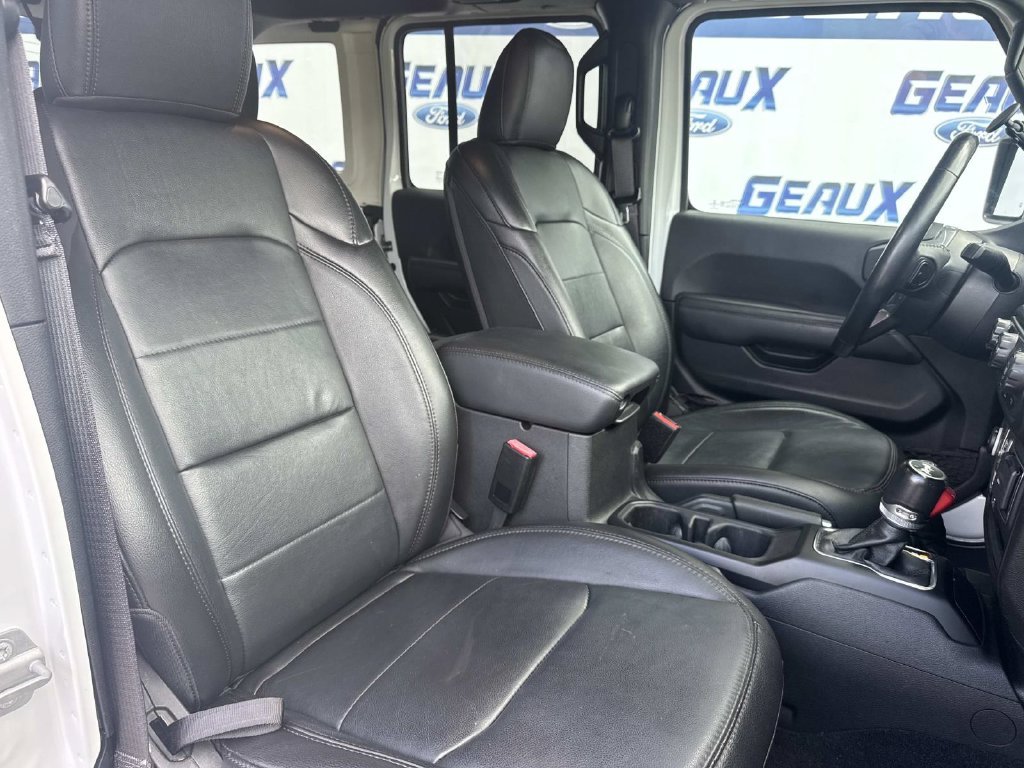 Used 2023 White Jeep Altitude image 26