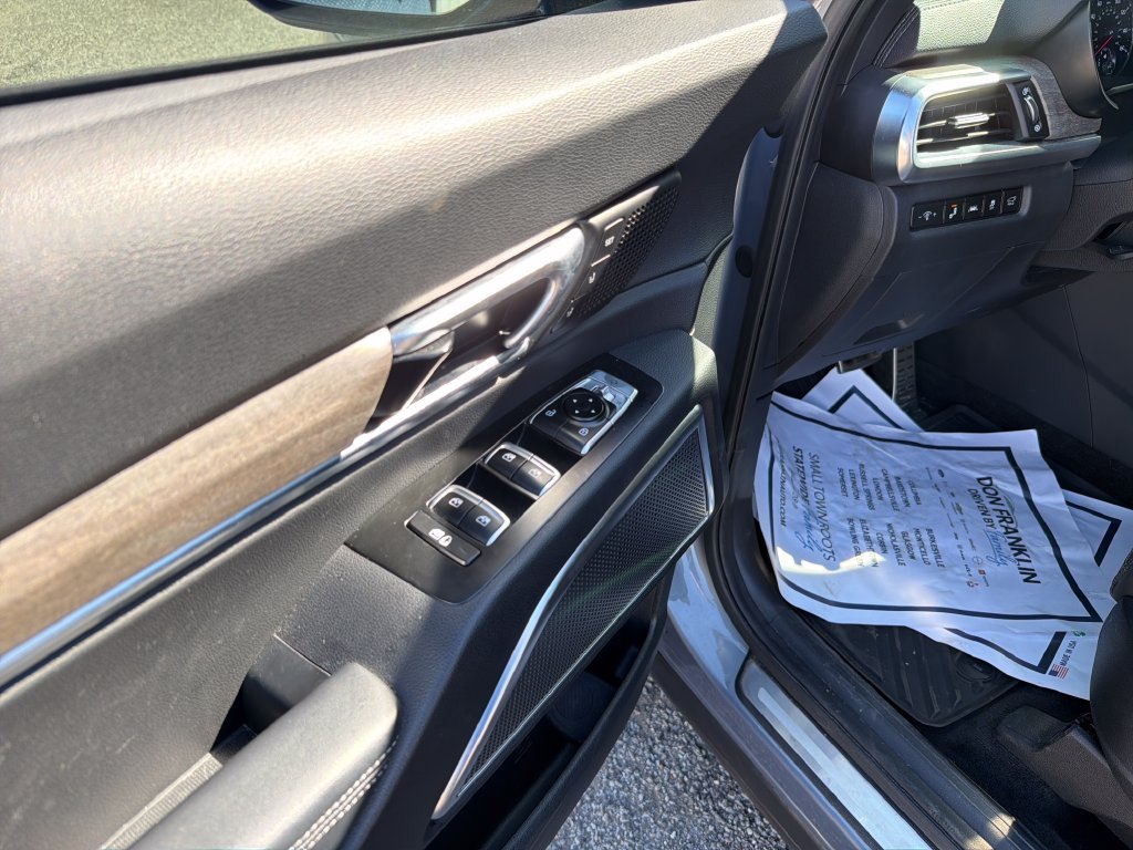 Used 2021 Silver Kia SX image 12