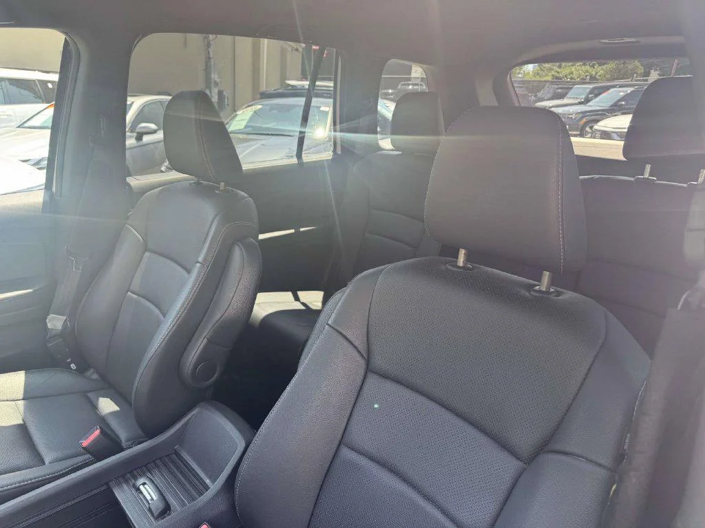 Used 2023 Platinum White Pearl Honda AWD EX-L image 18