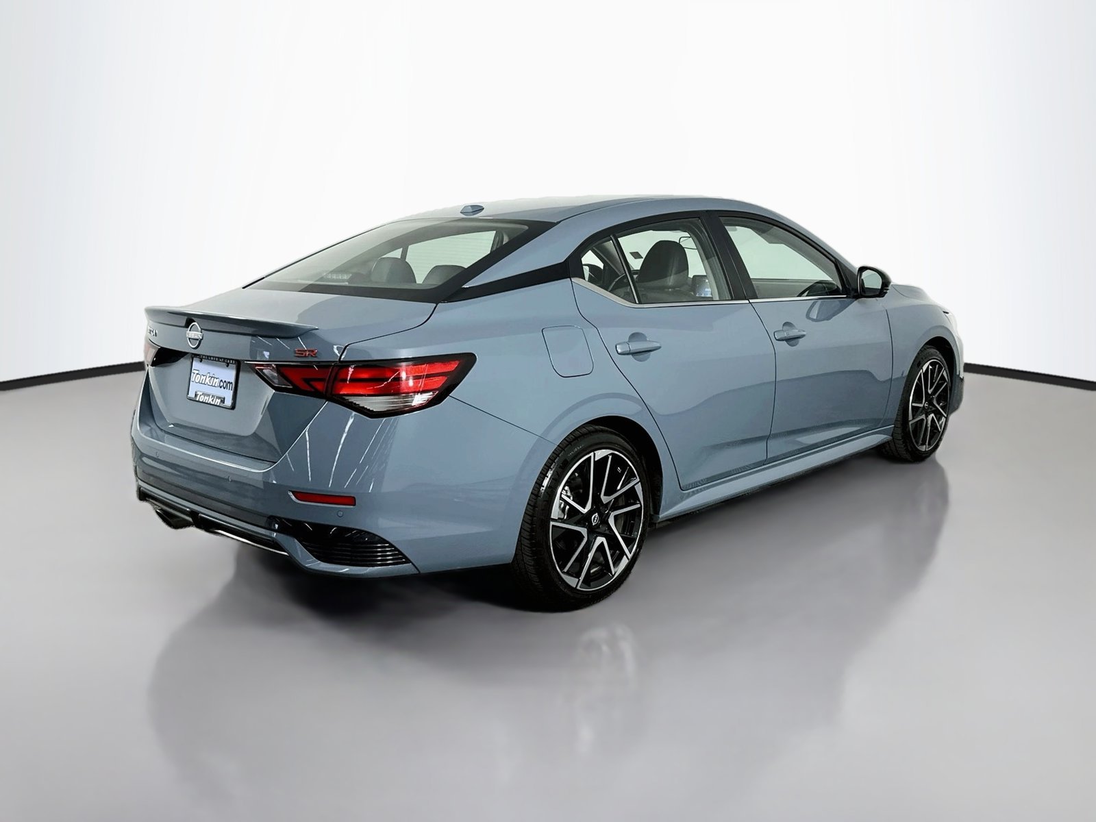Used 2025 Atlantic Gray Metallic Nissan SR image 8