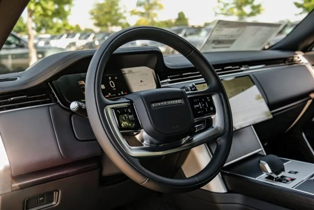 New 2026  Land Rover SE image 18