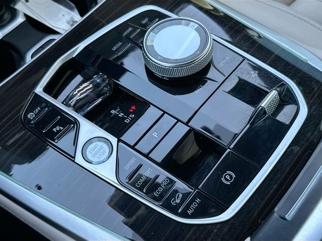 Used 2024 Black BMW xDrive40i image 17