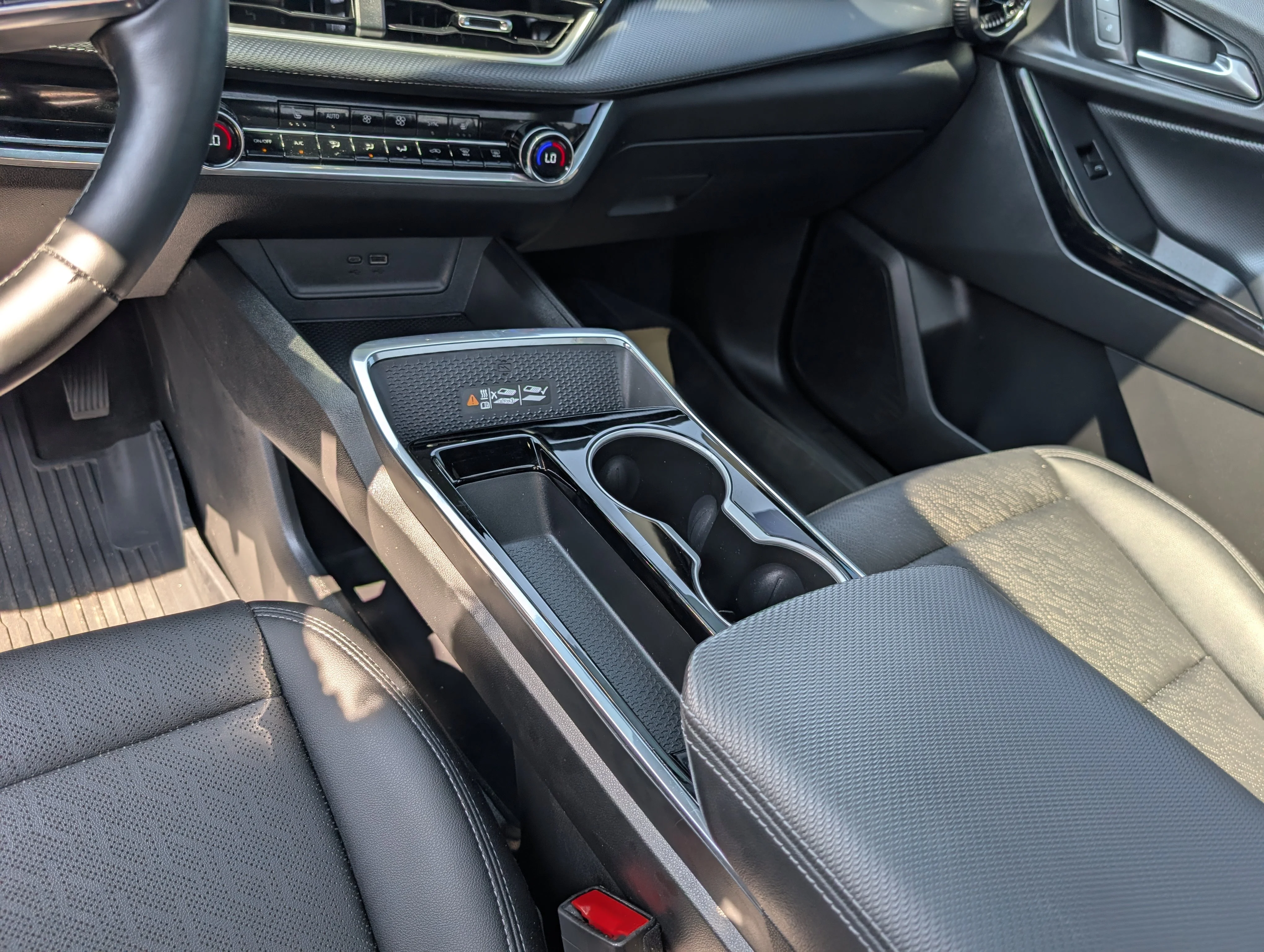 Used 2025 Lakeshore Blue Chevrolet AWD LT image 35