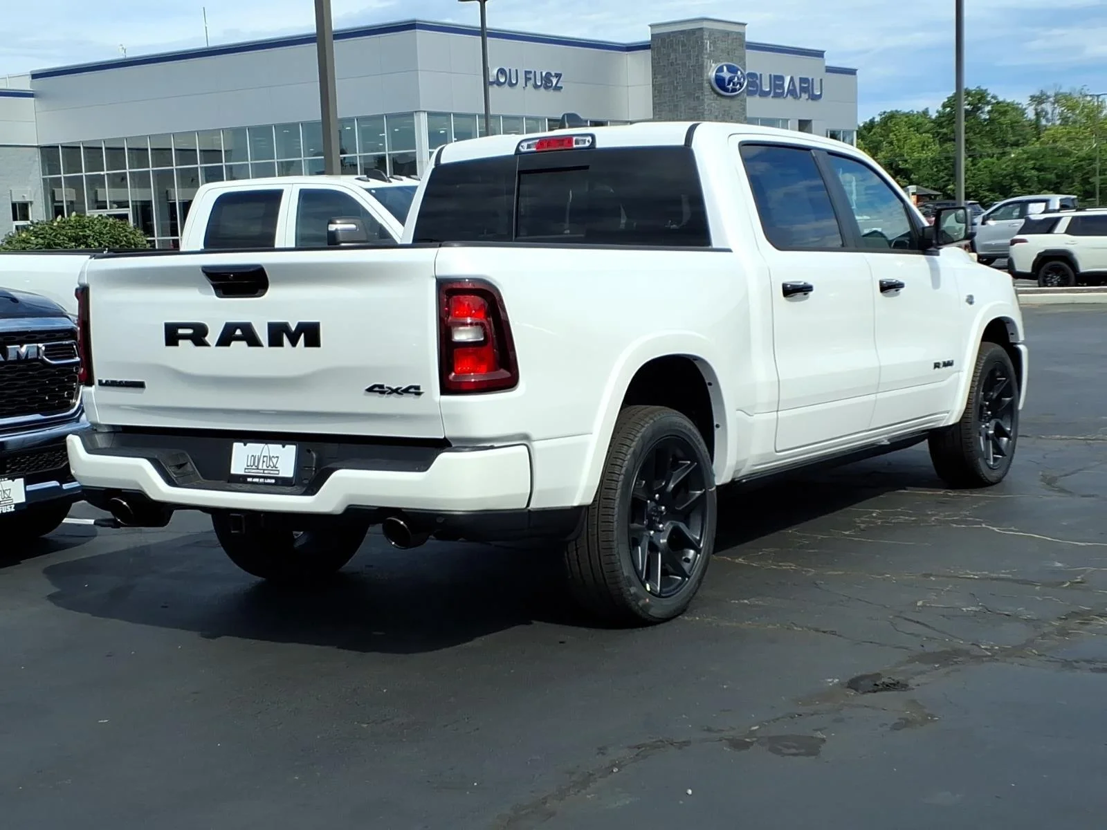 New 2026 Ivory White Tri-Coat Pearl-Coat Exterior Paint RAM Laramie image 17