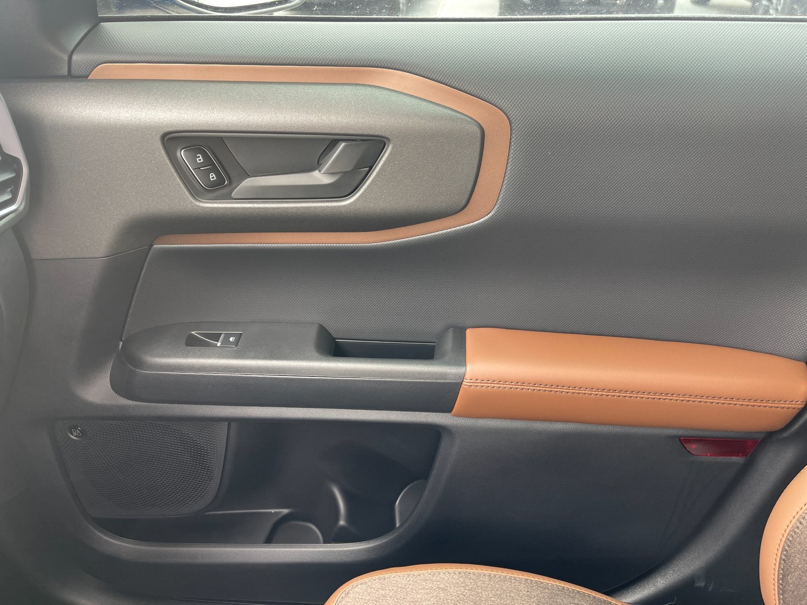 New 2026 Velocity Blue Metallic Ford Outer Banks® image 18