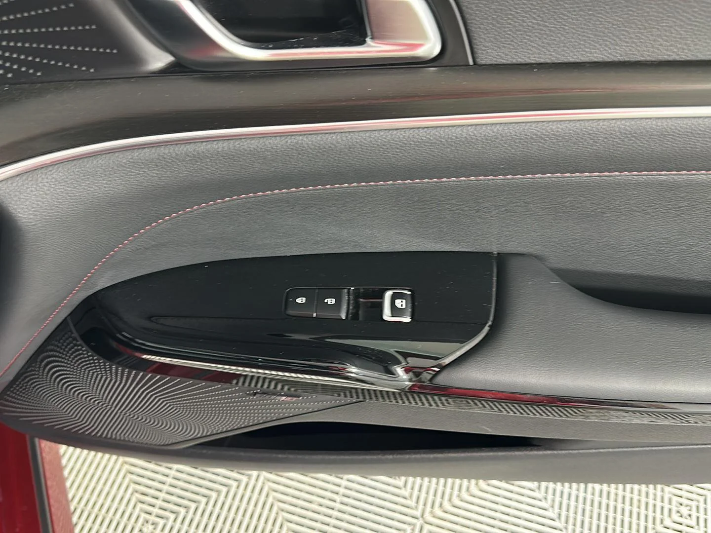 Used 2024 Passion Red Tintcoat Kia GT image 5