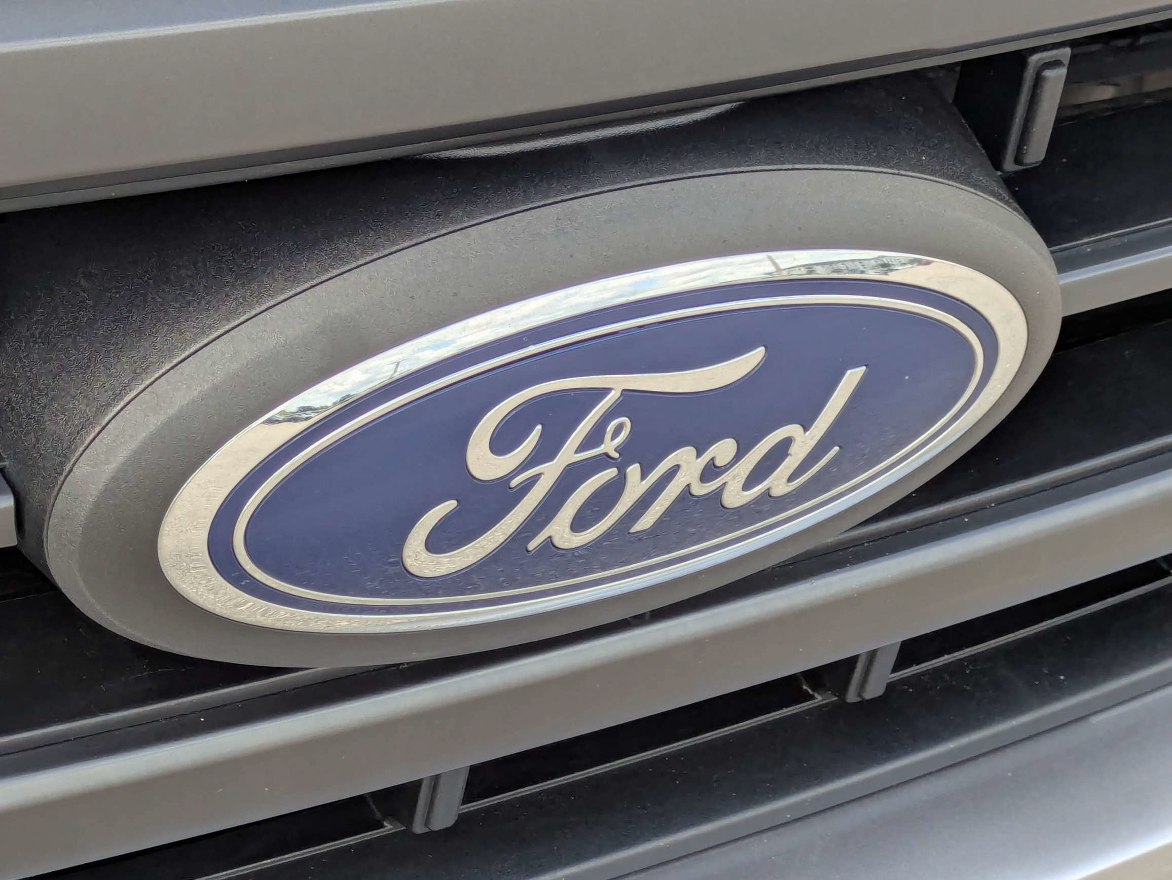 Used 2023 Silver Metallic Ford LARIAT image 13
