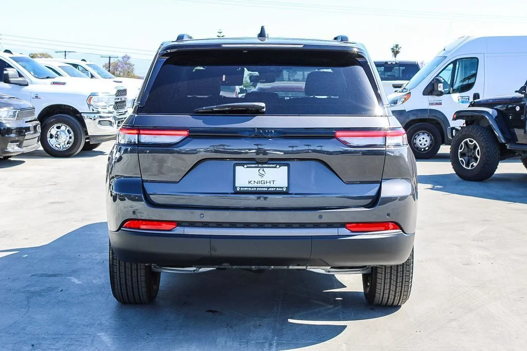 New 2026 Gray Jeep Altitude image 8