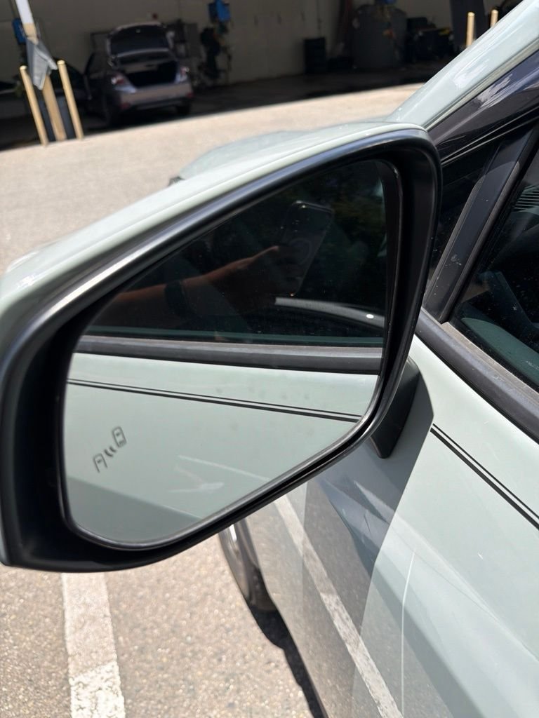 Used 2022  Toyota XLE Premium image 10