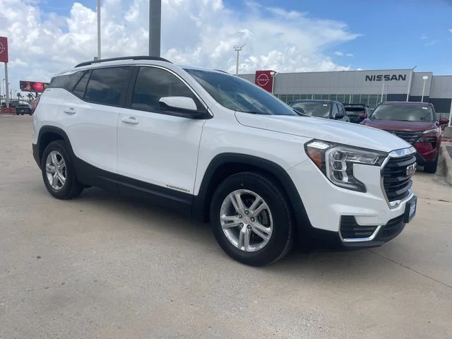 Used 2024 White GMC SLE image 7