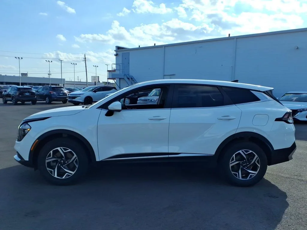 Used 2023 White Kia LX image 10