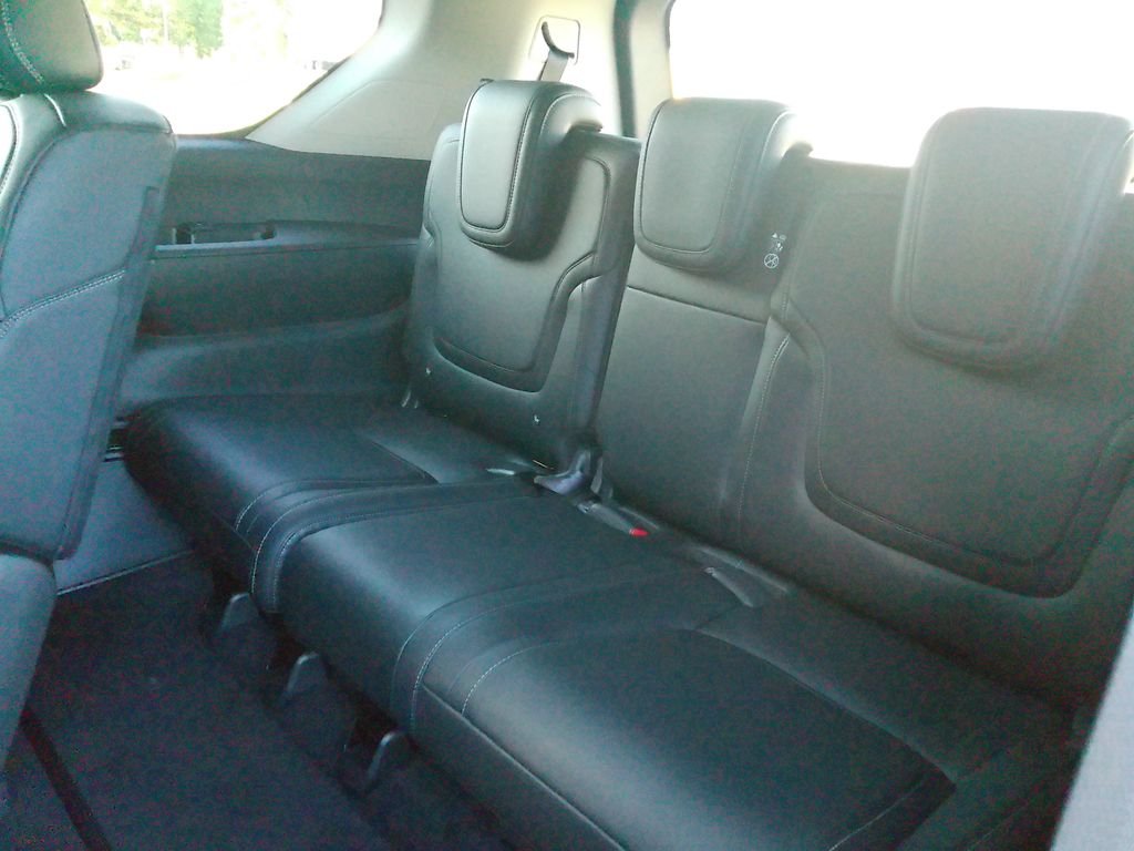 2026 Nissan Armada SV - Photo 32