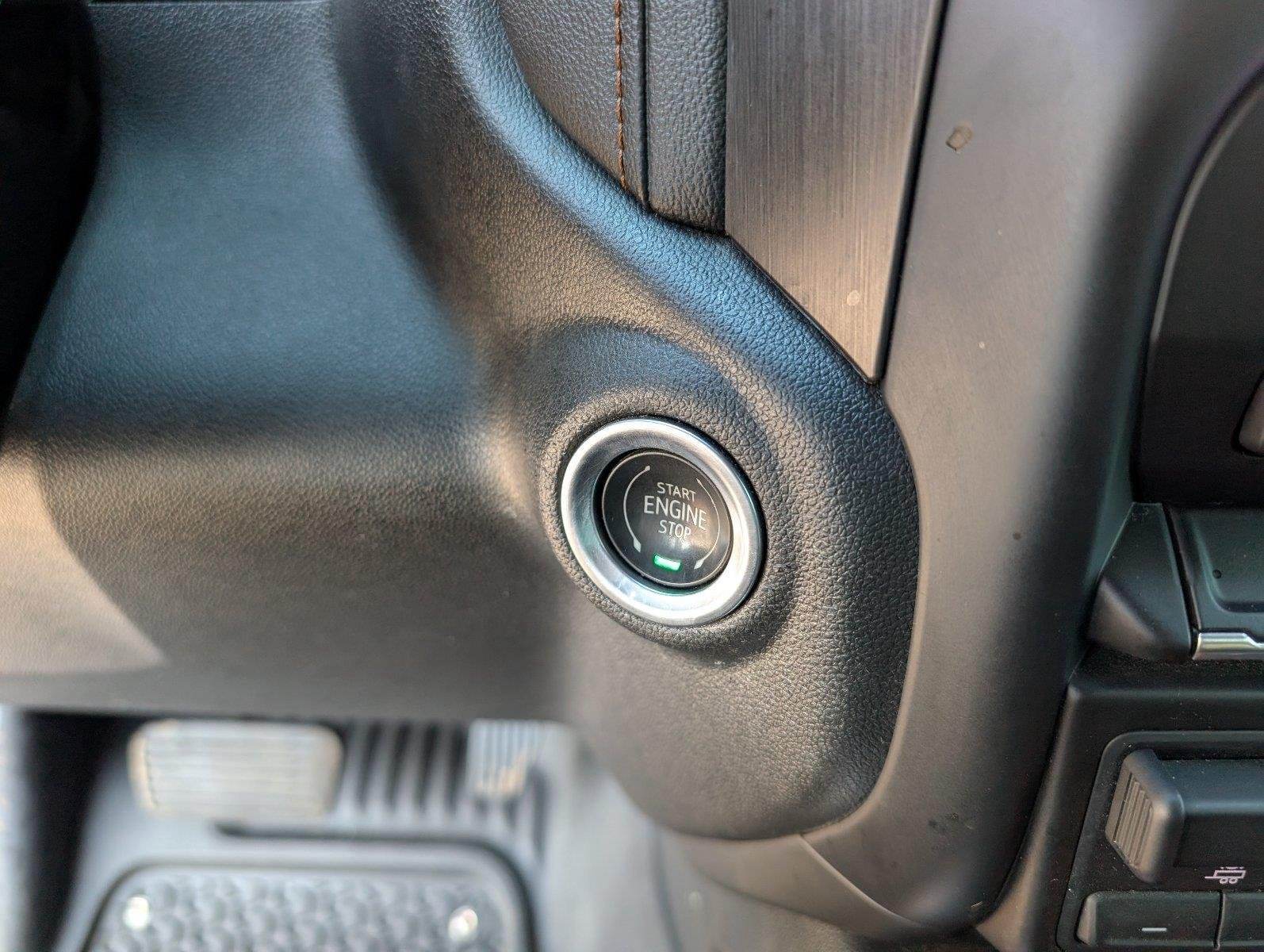 Used 2022 ONYX BLACK GMC AT4 image 23
