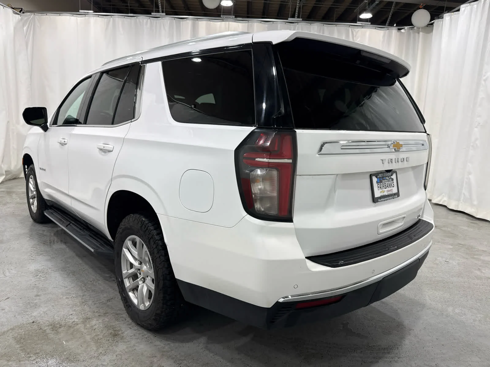 Used 2024 Summit White Chevrolet LT image 3