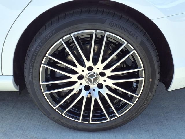 2025 Mercedes-Benz C-Class Sedan C 300 - Photo 23