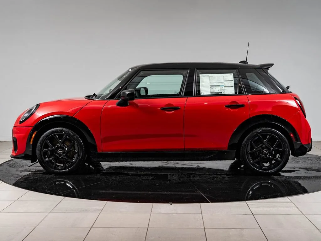 New 2026 Chili Red MINI Iconic image 5