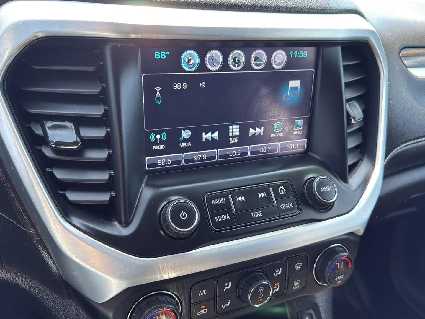 Used 2019 Summit White GMC SLT image 4