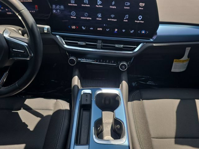 2025 Chevrolet Equinox EV LT - Photo 13