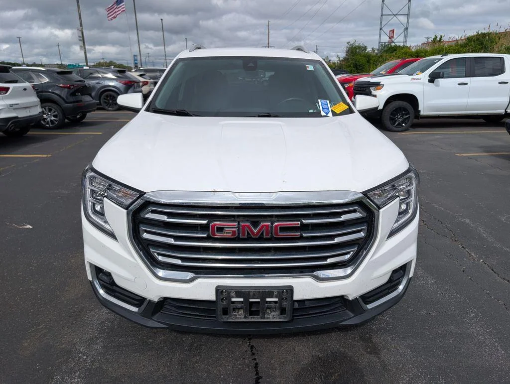 Used 2023 Summit White GMC SLT image 2