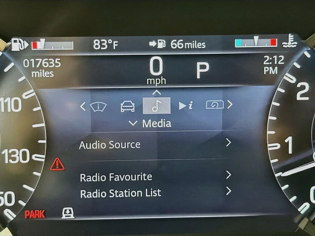 Used 2023 Santorini Black Metallic Land Rover SE image 12
