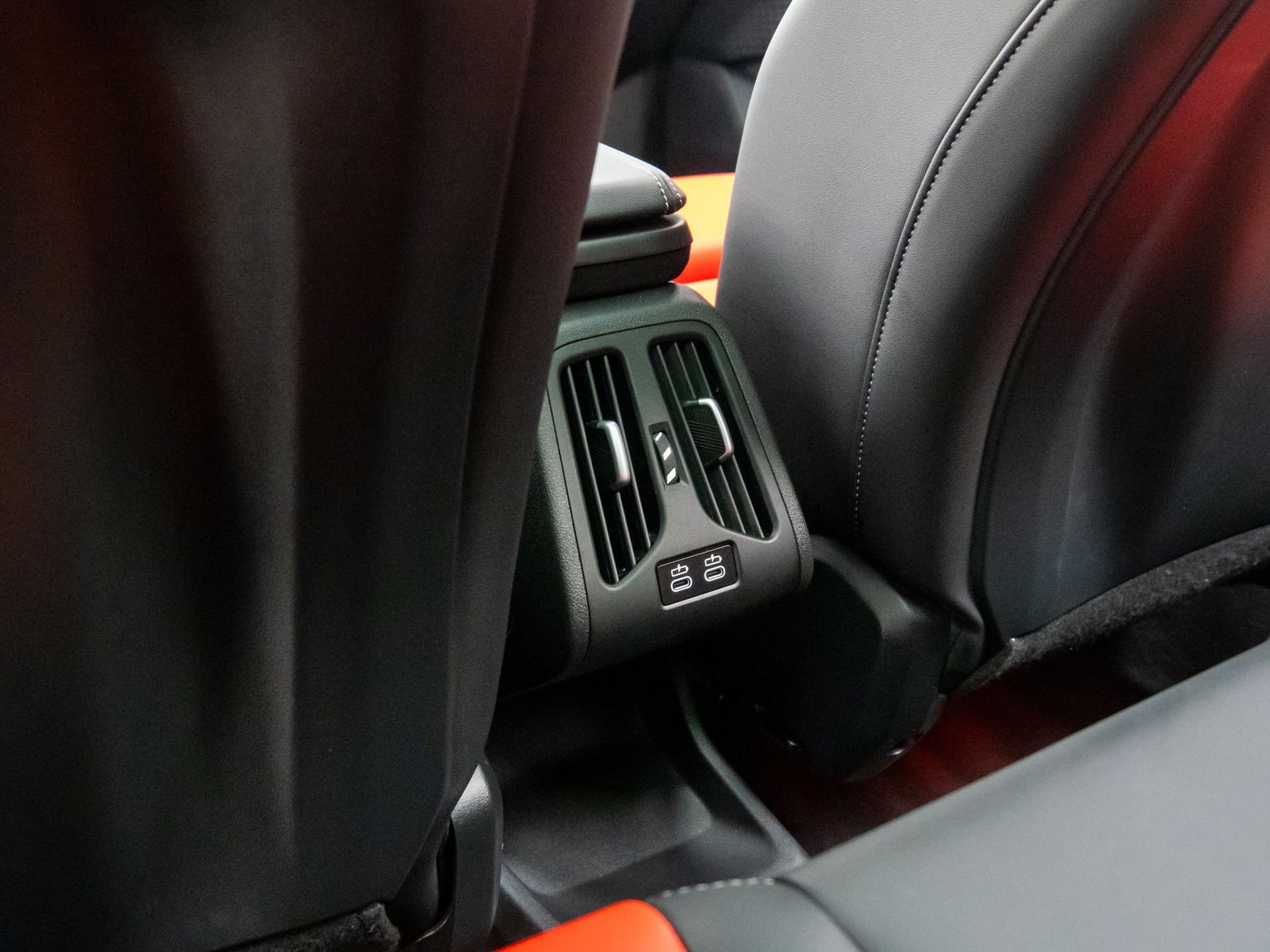 2025 BMW X1 28i - Photo 16