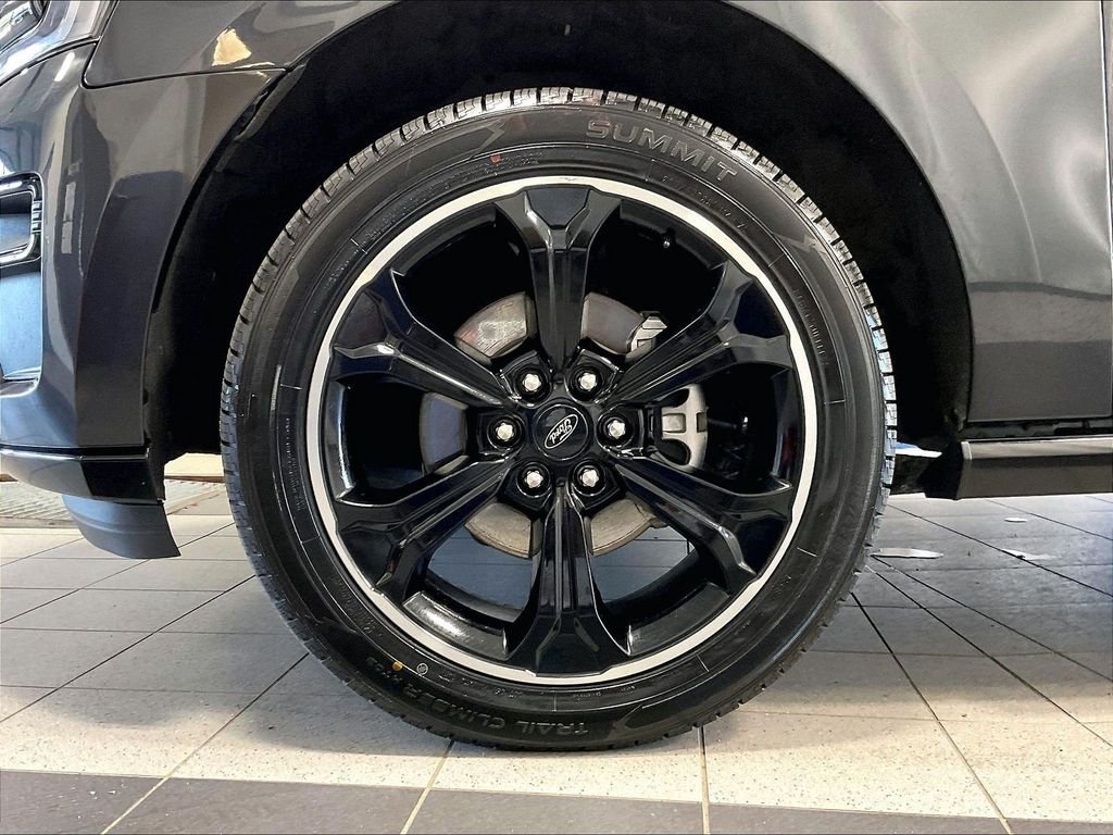 Used 2023 Gray Ford Limited image 7