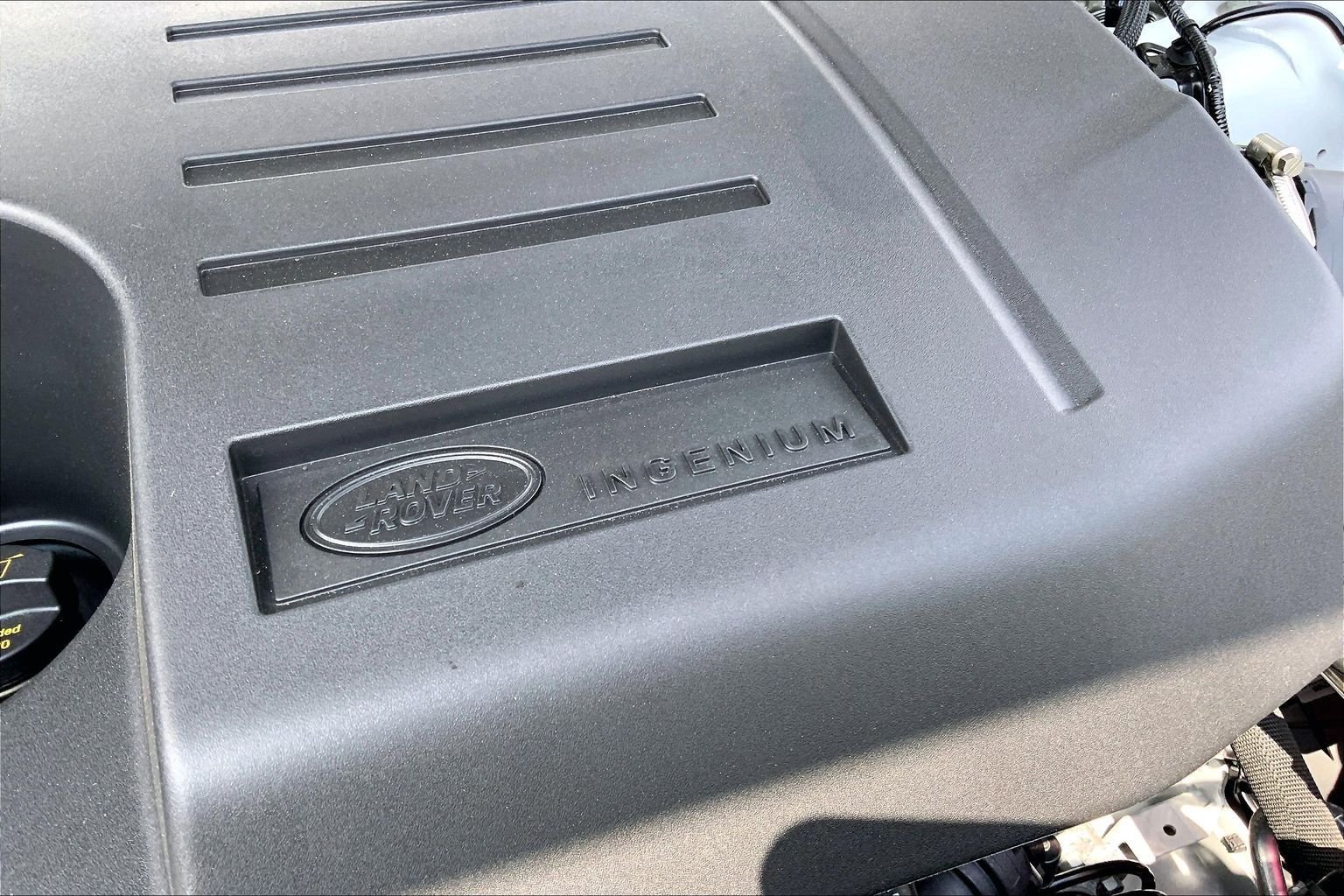 New 2026 Fuji White Land Rover X-Dynamic SE image 17