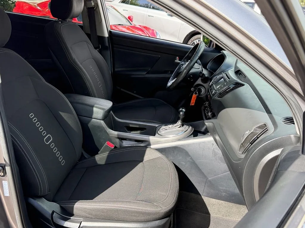 Used 2012 Silver Kia EX image 16
