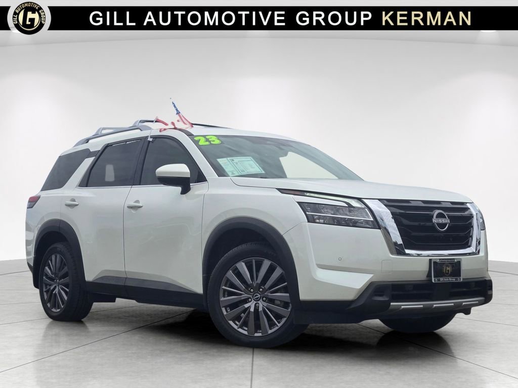 2023 Nissan Pathfinder SL 2WD's photo