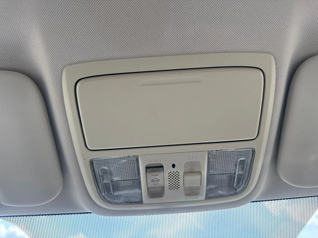 Used 2014 Twilight Blue Metallic Honda EX-L image 27