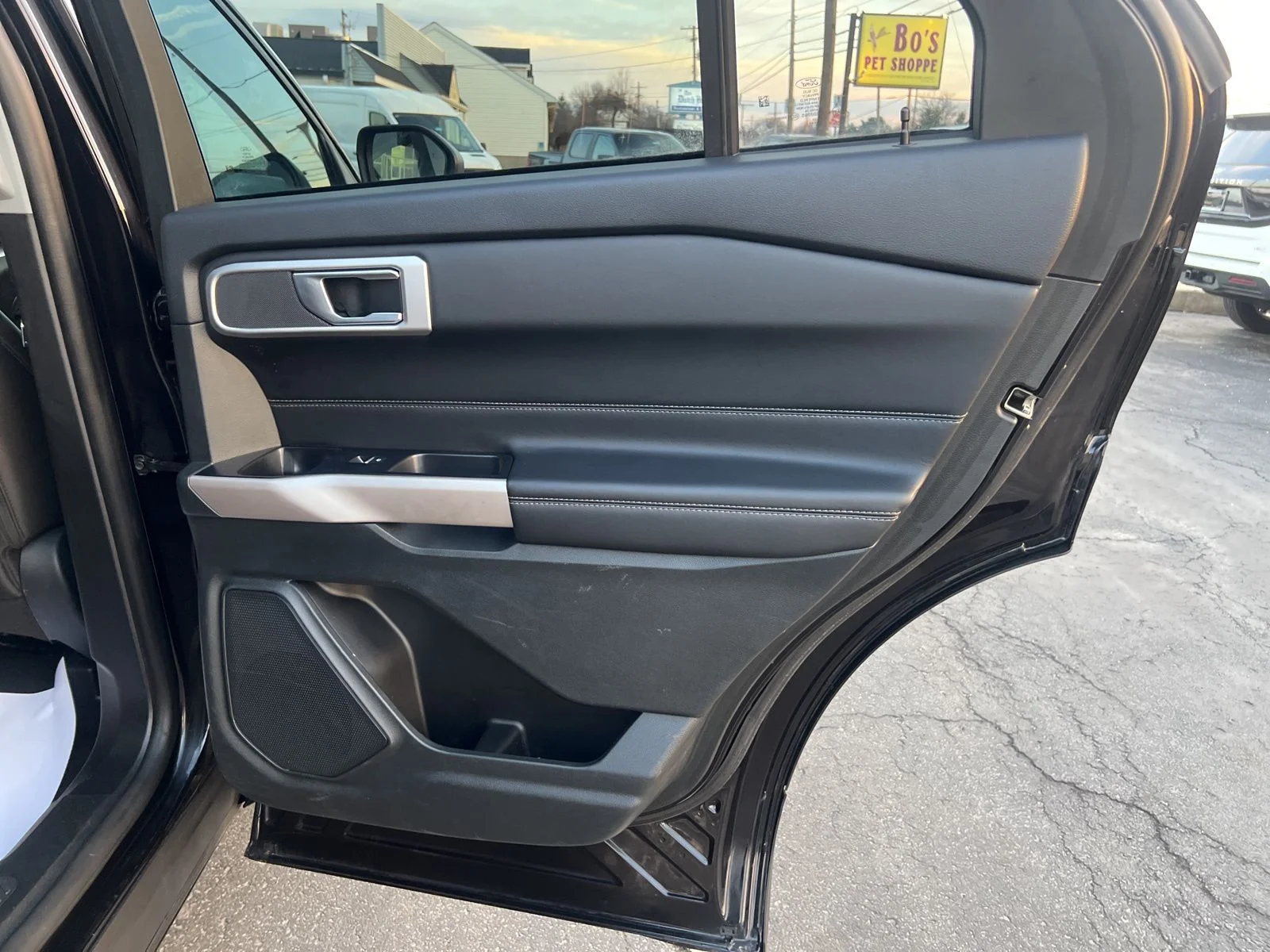 Used 2023 Agate Black Metallic Ford XLT image 29