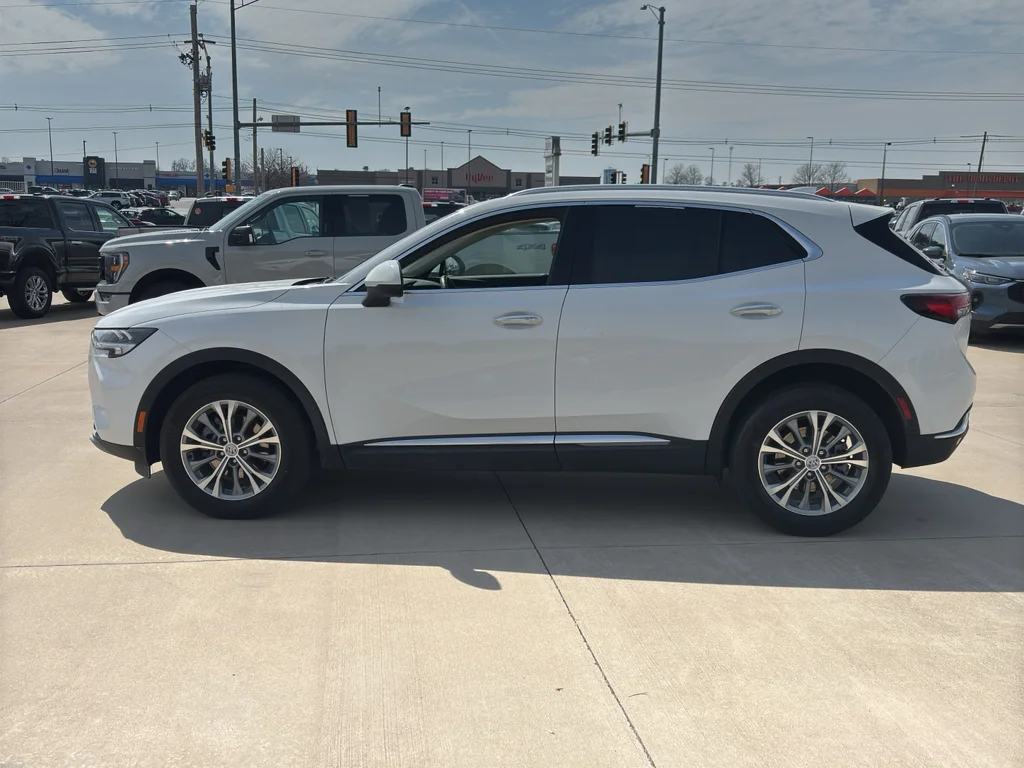 Used 2023 Summit White Buick Preferred image 7