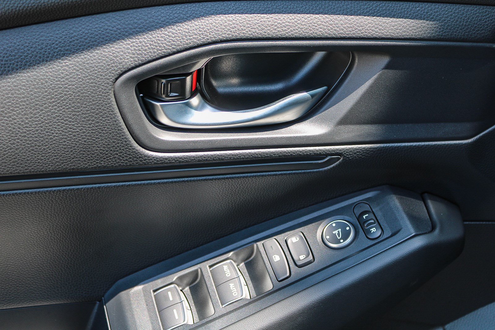 2025 Honda Accord LX - Photo 49