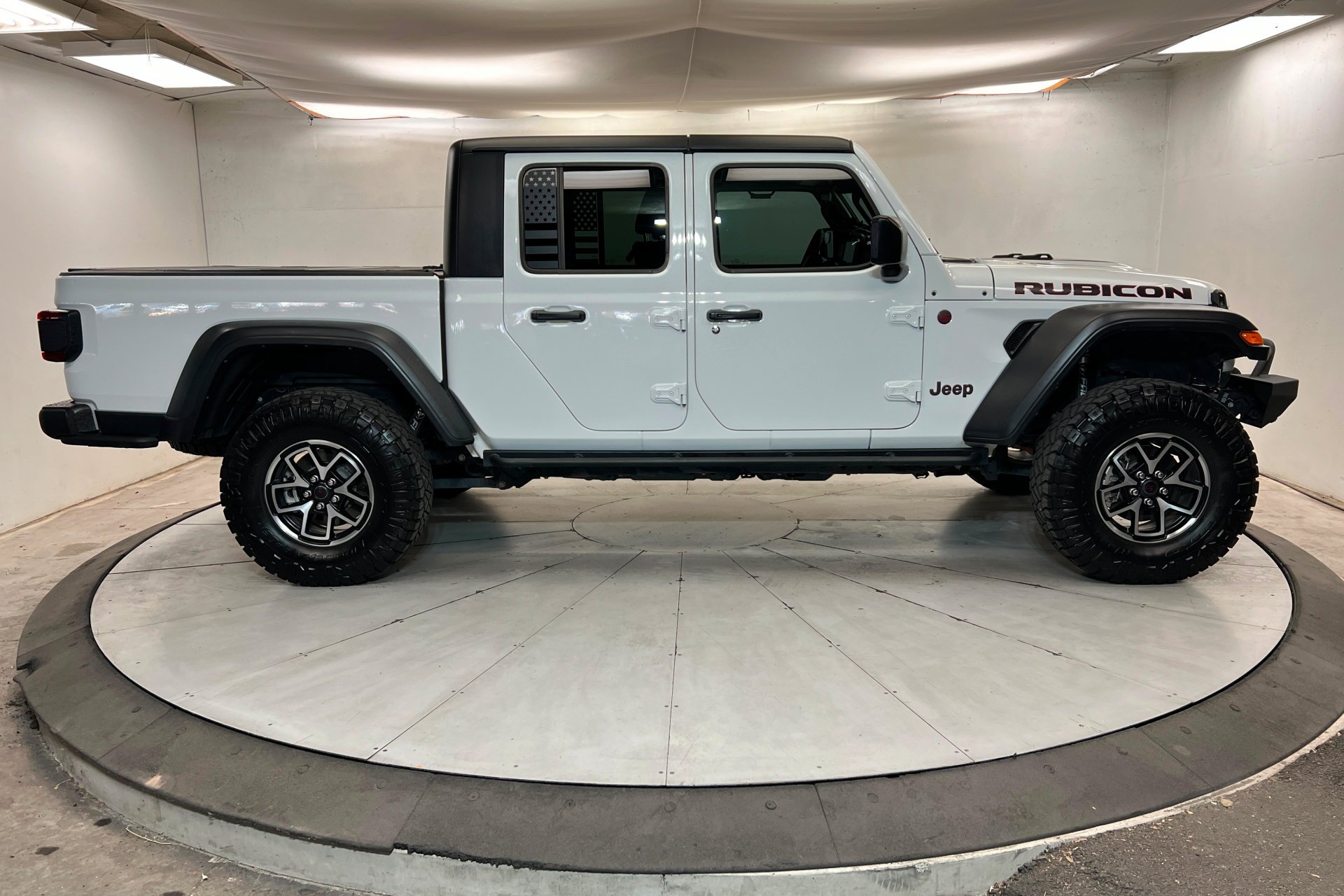 Certified Used 2024 Bright White Clearcoat Jeep Rubicon image 7