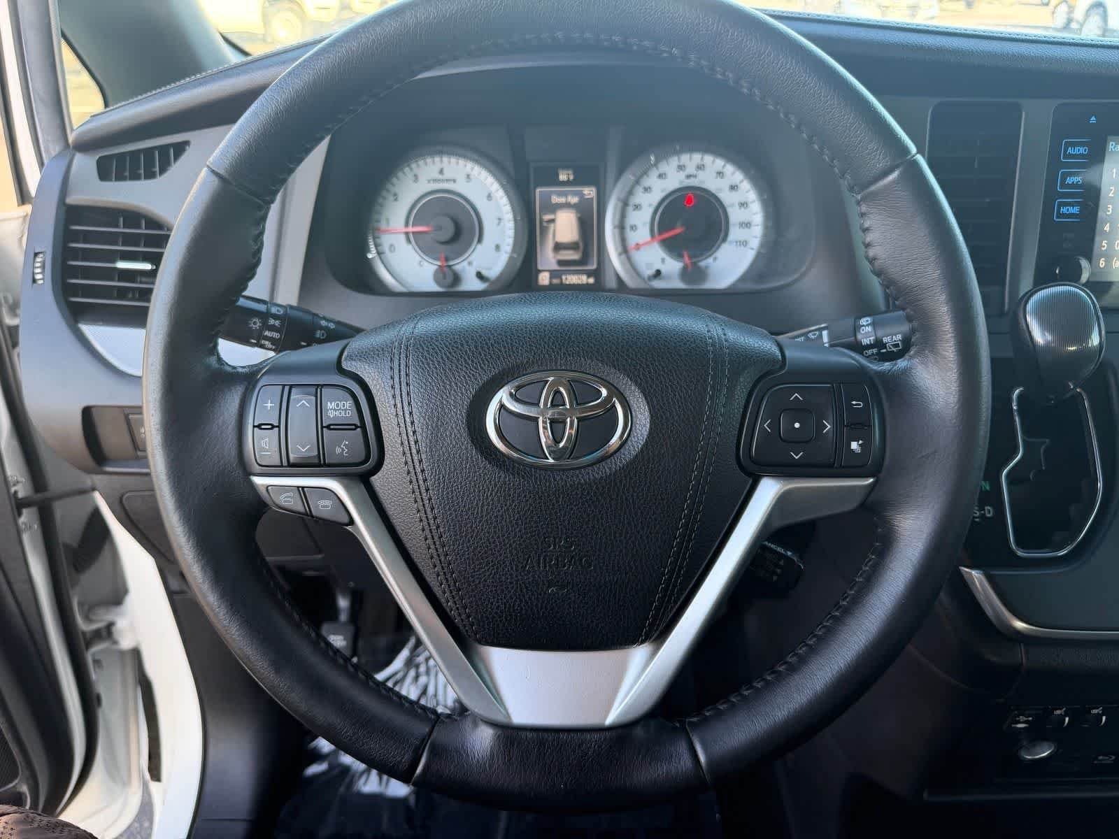 Used 2015 Super White Toyota SE Premium image 18