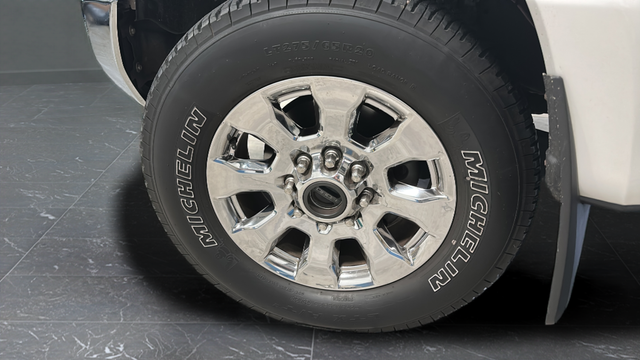 Used 2019 White Platinum Clearcoat Metallic Ford Lariat image 37