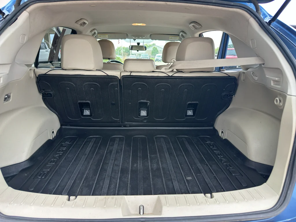 Used 2014 Quartz Blue Pearl Subaru Limited image 29