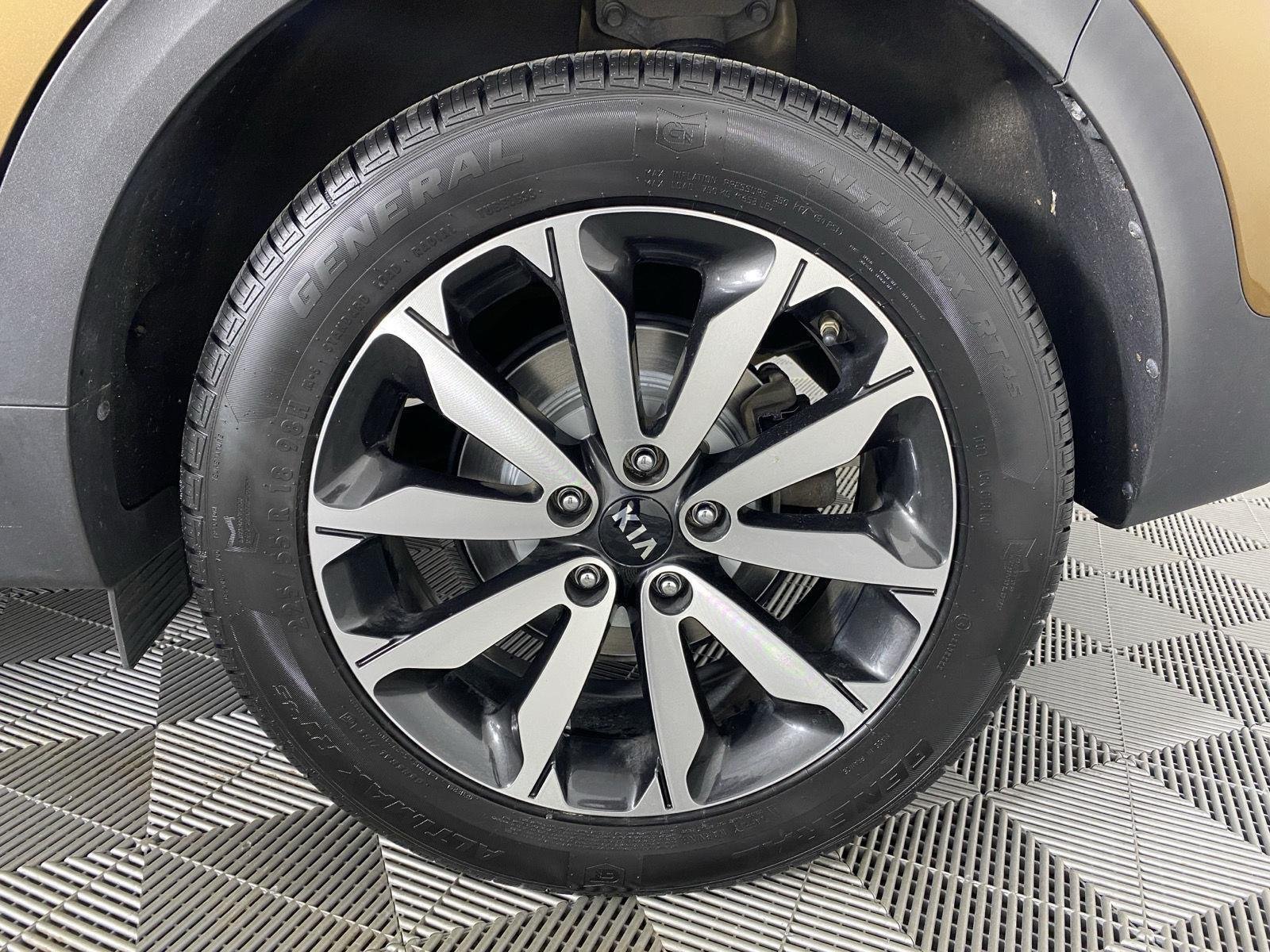 Used 2018 Burnished Copper Kia EX image 13