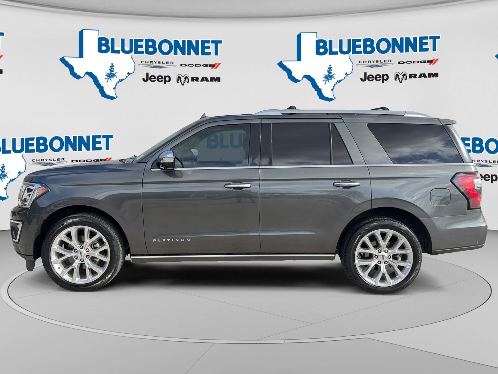 Used 2019 Magnetic Ford Platinum image 8