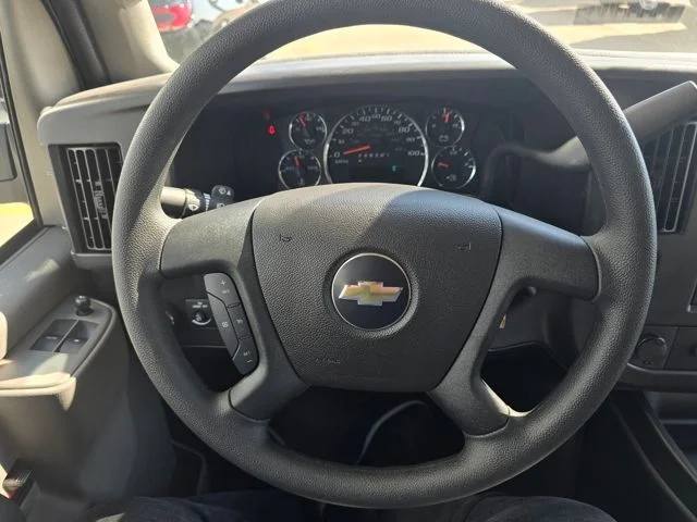 2025 Chevrolet Express Cargo Work Van - Photo 10