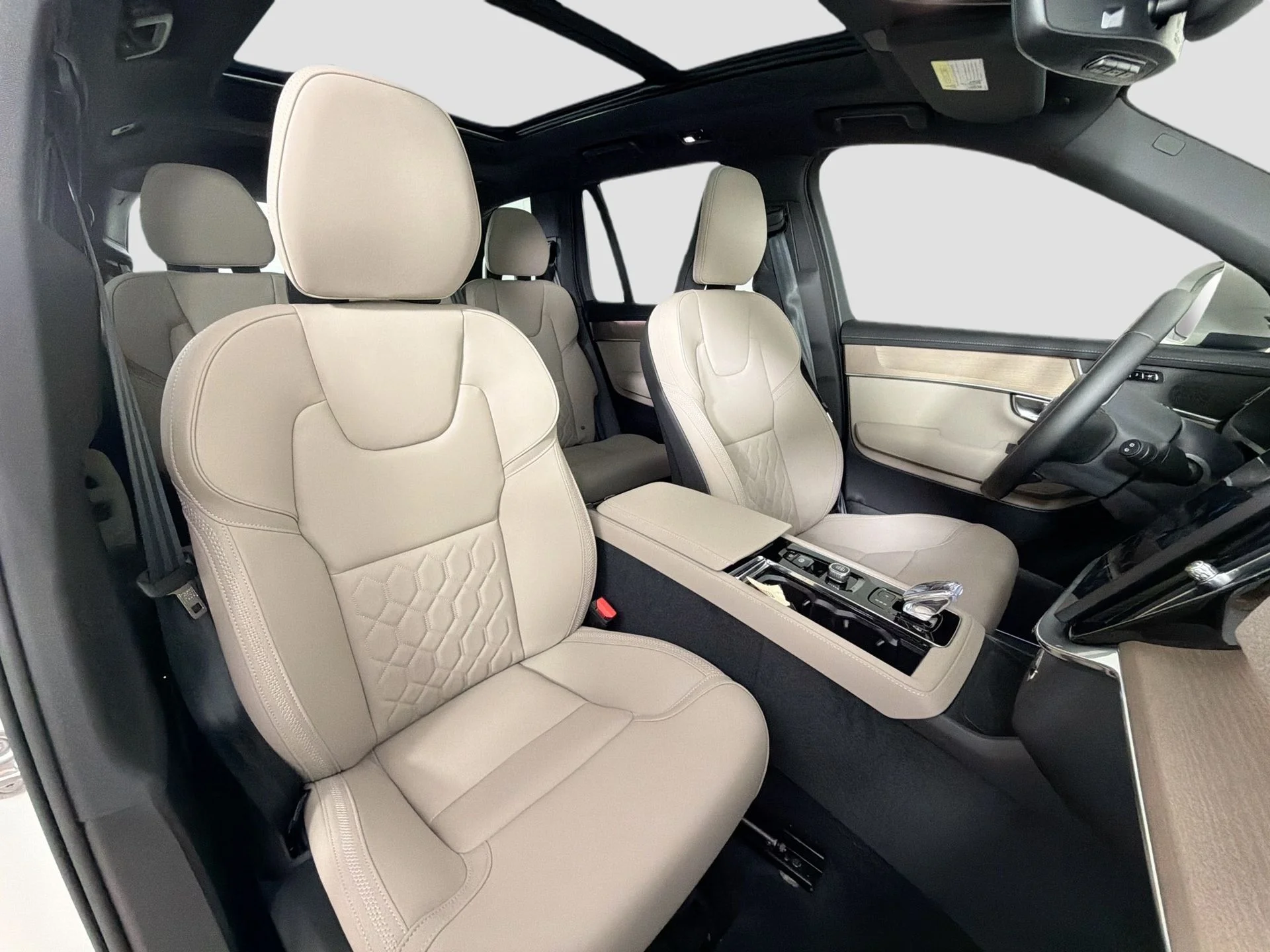 New 2026 Crystal White Volvo Plus image 29