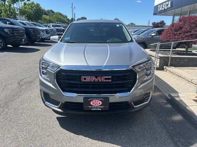 Used 2023 Silver GMC SLE image 5