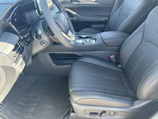 New 2027 RADIANT WHITE INFINITI Luxe FWD image 21