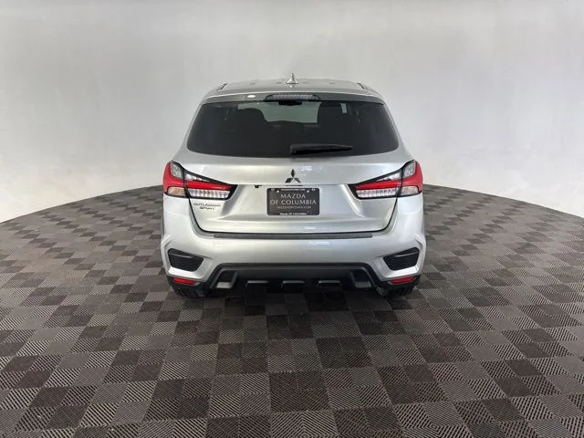 Used 2023  Mitsubishi 2.0 SE image 6