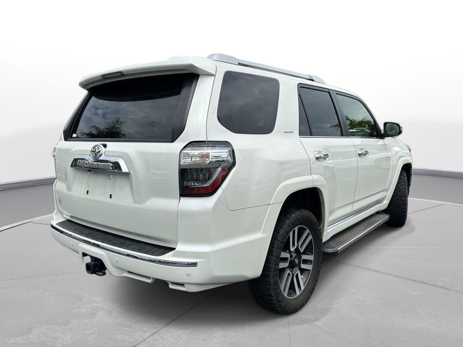 Used 2023 Blizzard Pearl Toyota Limited image 6