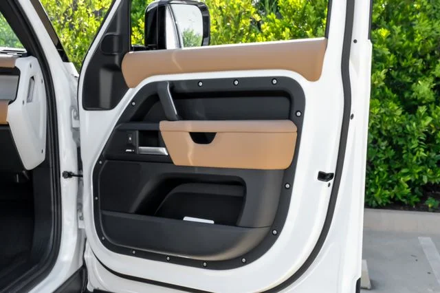 New 2026 White Land Rover S image 49