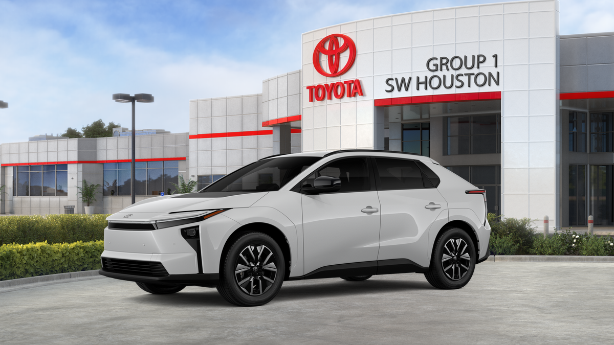 New 2026 Wind Chill Pearl Toyota XLE image 2