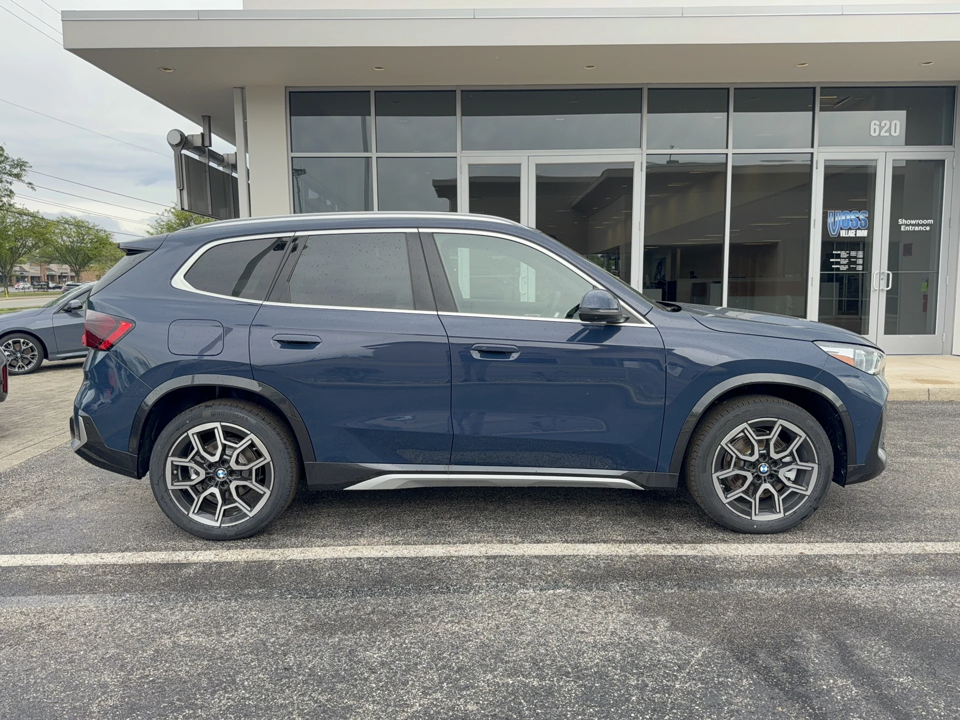 New 2026 Night Dusk Blue Metallic BMW xDrive28i image 2