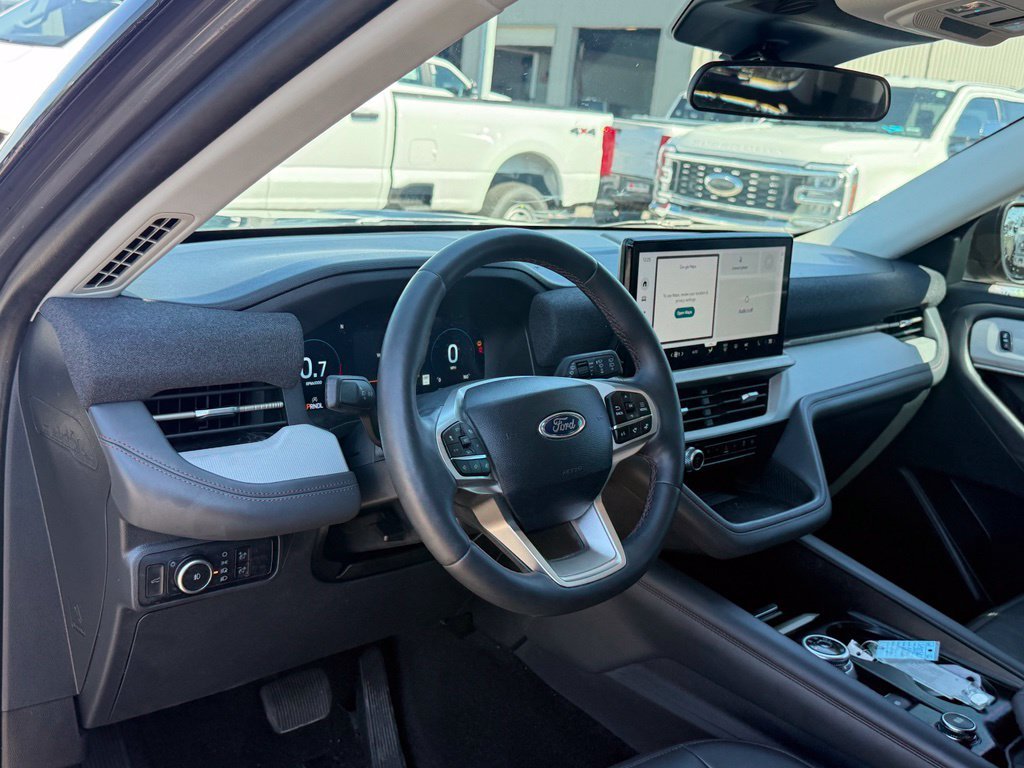Used 2025 Gray Ford Active image 4