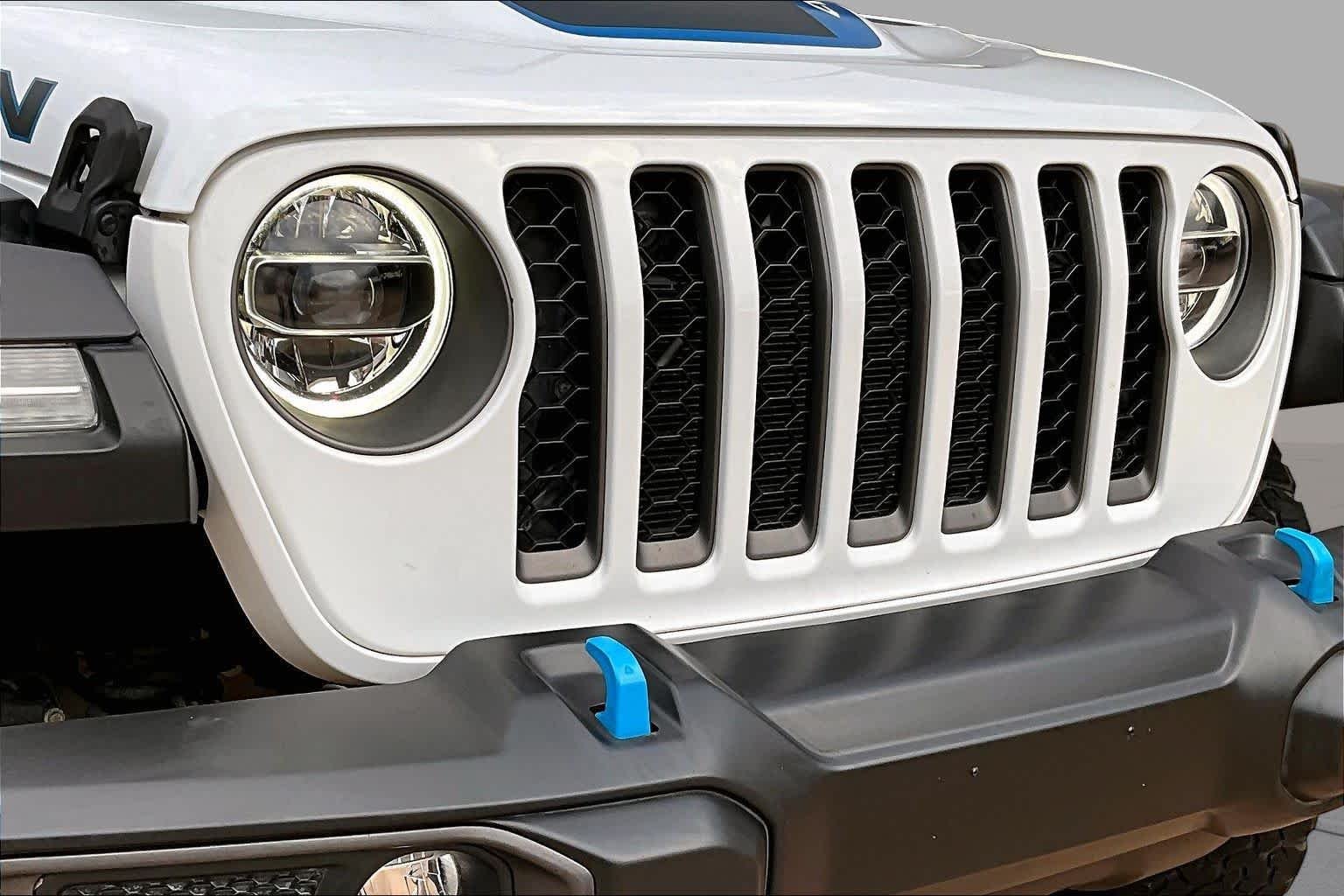 Used 2022 Bright White Clearcoat Jeep Unlimited Rubicon image 28